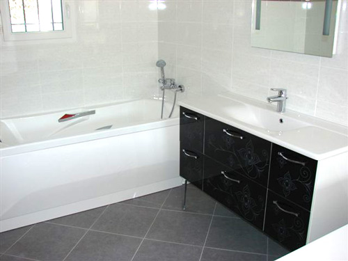 Installation de sanitaires intérieurs et extérieurs